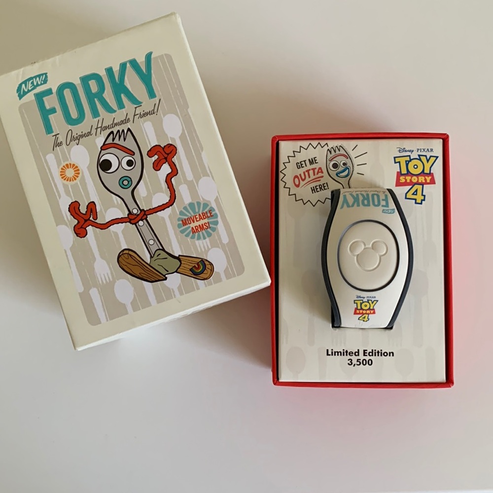 NIB Forky Limited Edition (3,500 made) Never been linked Magic Band.